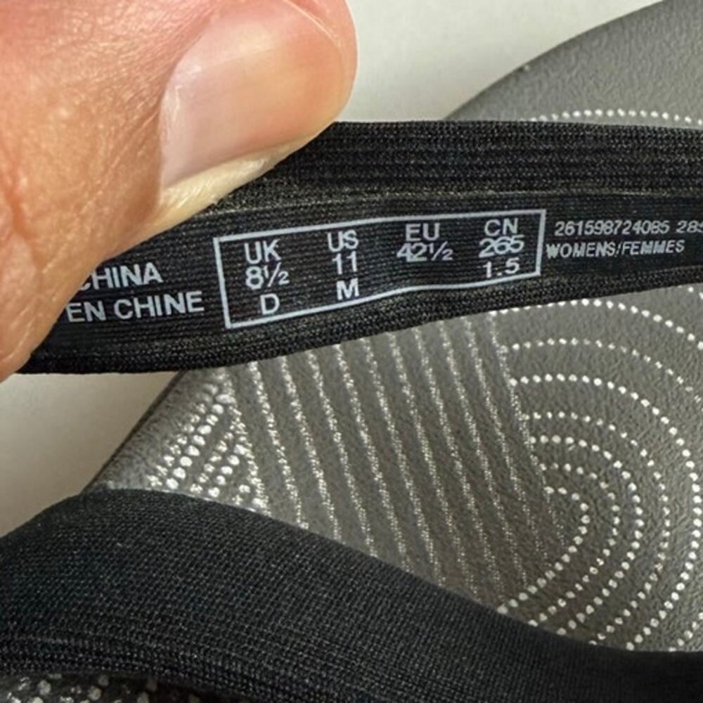 Clarks Cloudsteppers Arla Kaylie Thong Sandals Black 11M - Picture 3 of 9
